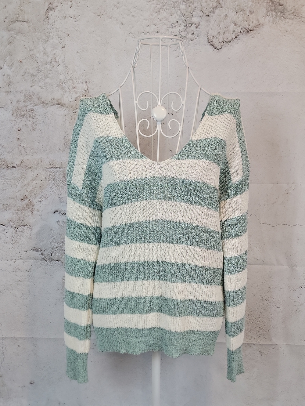 Mystree V-Neck Sweater - Soft Cream & Seafoam Mint Green Womens Size S
